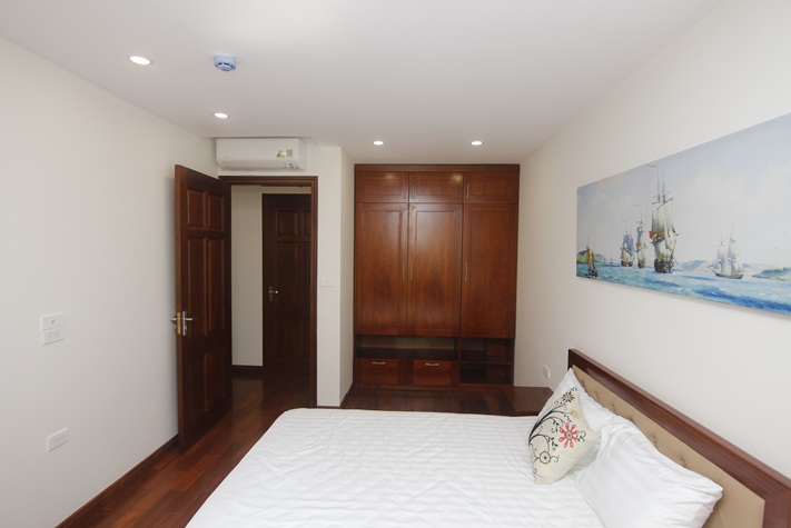 Service one bedroom apartment for rent near Lotte tower, Ba Dinh district, Ha Noi